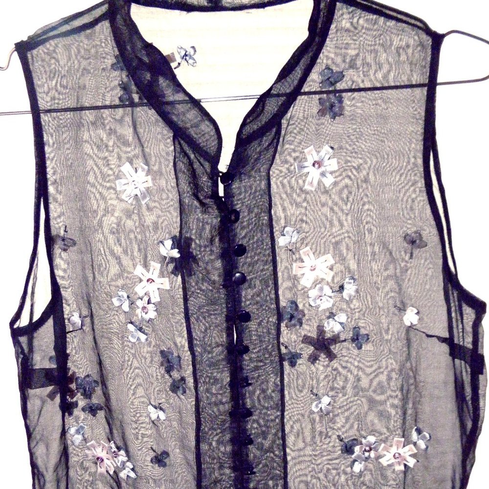 🎈3 for $10. Women's sheer blouse size small
